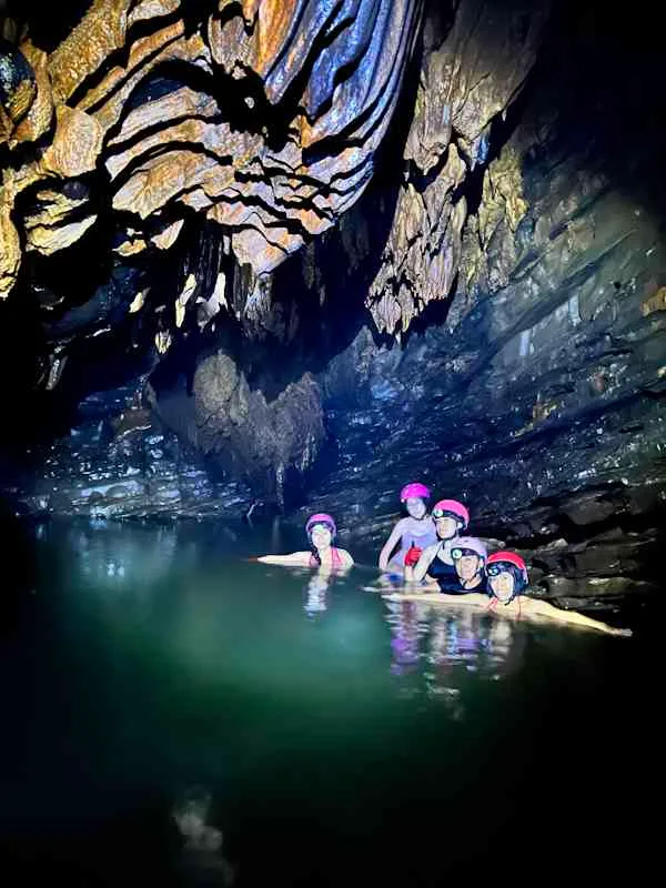 Tingo María Paraíso de Aventuras en la Gruta del Manto Sagrado