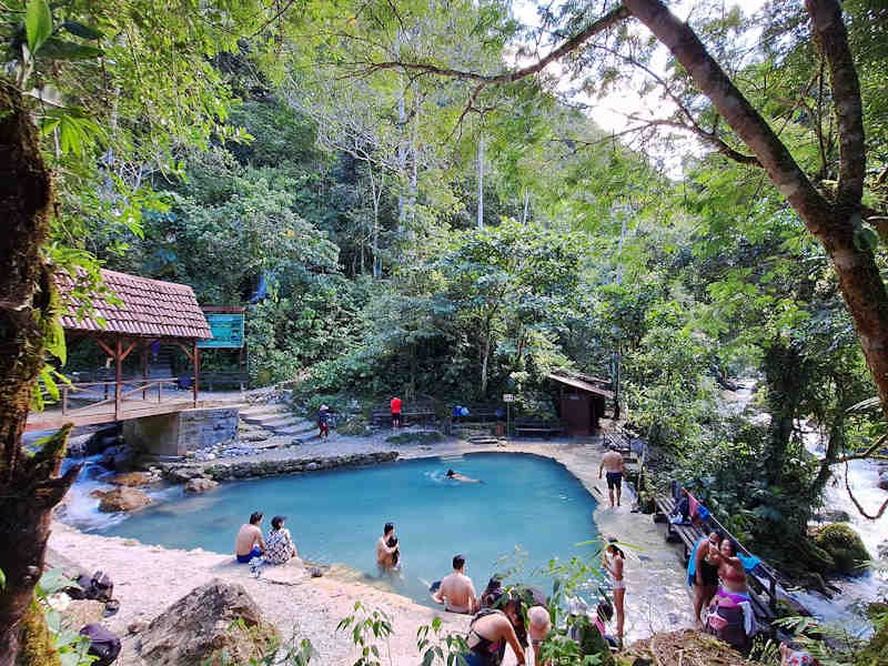 Tours Fiestas Patrias en Tingo María y la selva en la Catarata de Honolulu