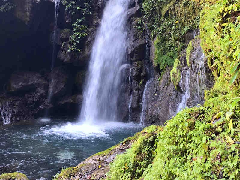 Catarata Gloriapata en el Parque Nacional Tingo María