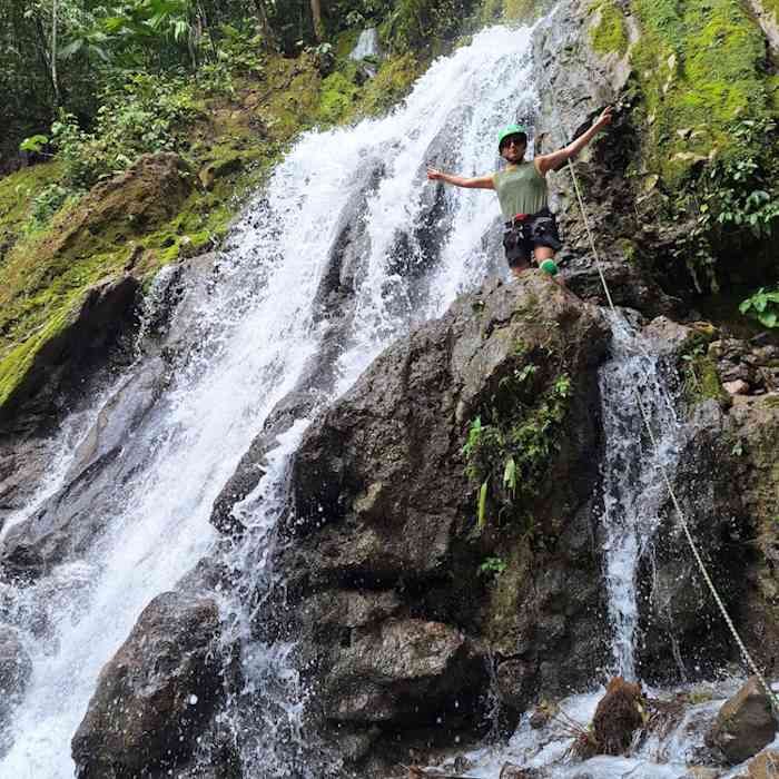 Aventura en la Catarata de Honolulu y Chullachqui