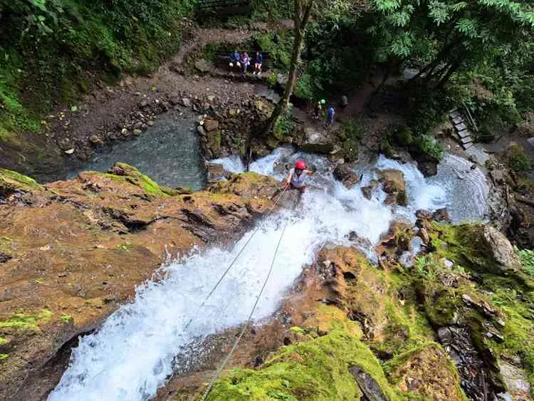Tingo María paraíso de Aventuras en las cataratas de Honolulu y Chullachaqui