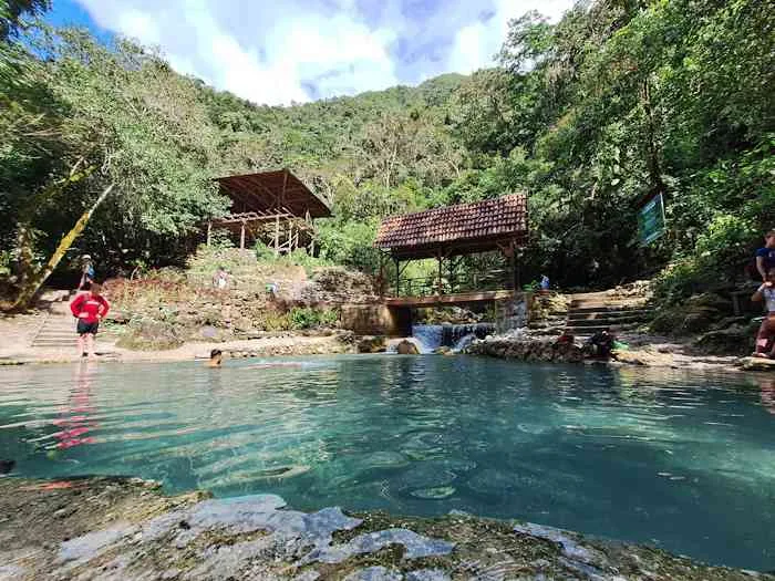 Piscina de la Catarata de Honolulu de Tingo María