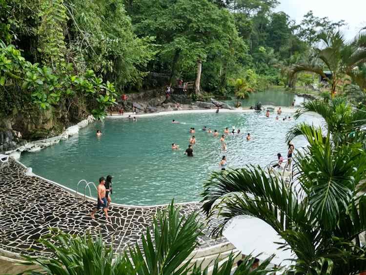 Manantial de Aguas Sulfurosas Destino encantador de Tingo María