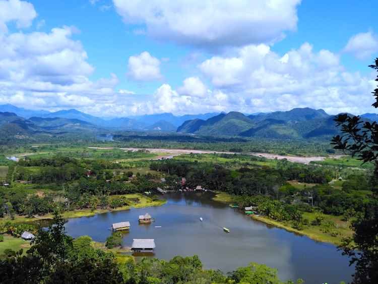 Laguna de los Milagros con el tours Maravillas de la Naturaleza de la selva y Tingo María