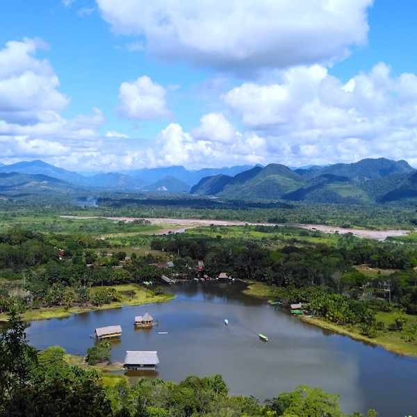 Laguna de los Milagros Destino encantador de la selva y Tingo María