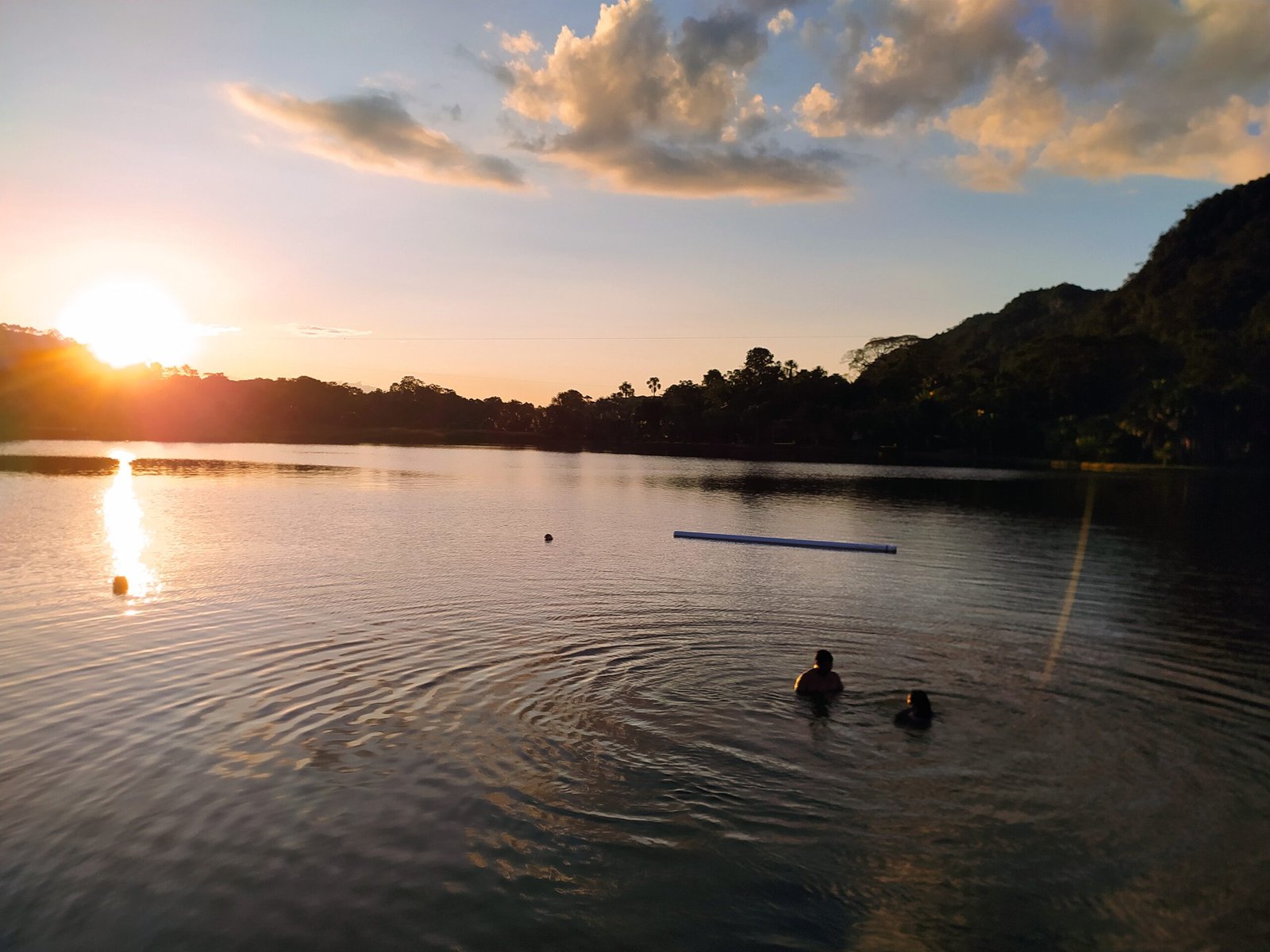 Atardecer en la Laguna de los Milagros 