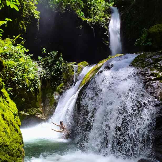 Catarata Gloriapata del Parque Nacional Tingo María Destino encantador de los Tulumayos y la selva