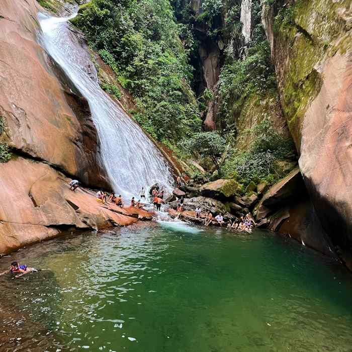 Velo de la Novia Descubre el Paraíso de Tingo María y Ucayali