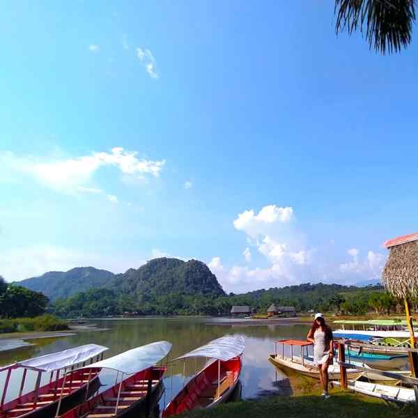 Fiestas Patrias en Tingo María Laguna de los Milagros