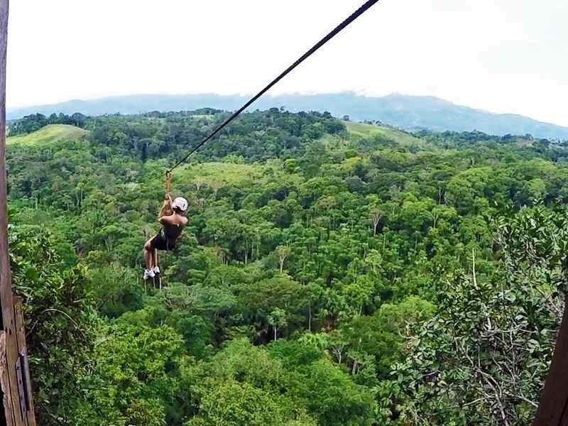 Canopy extremo en la Laguna de los Milagros