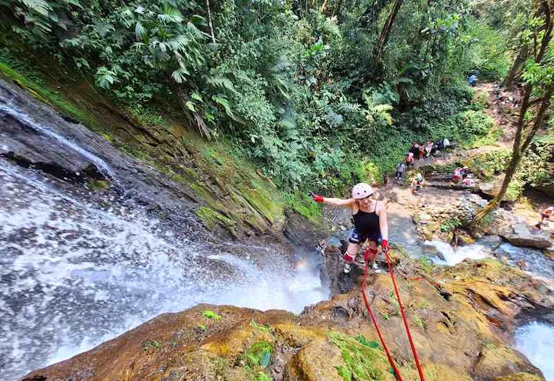 Escalada a las Cataratas del Chullachaqui Tingo Maria 3 Tours Full Day Cataratas de Honolulu y Chullachaqui