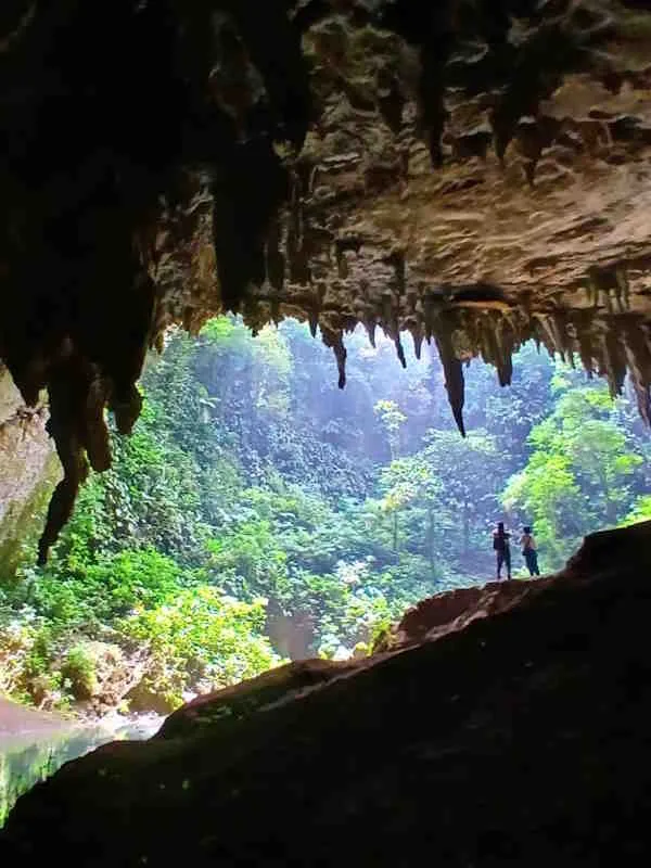 Cueva de Mil Encantos o Vulcano de Sinchi Roca Cueva de Mil Encantos o Vulcano de Sinchi Roca en Tingo María